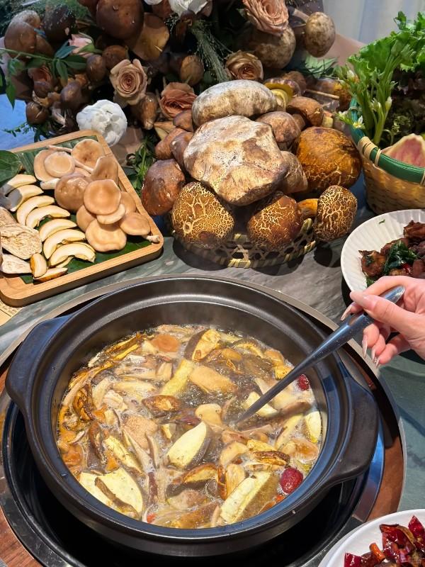 野生菌火锅_$1785388682790091017.jpg 野生菌火锅.jpg